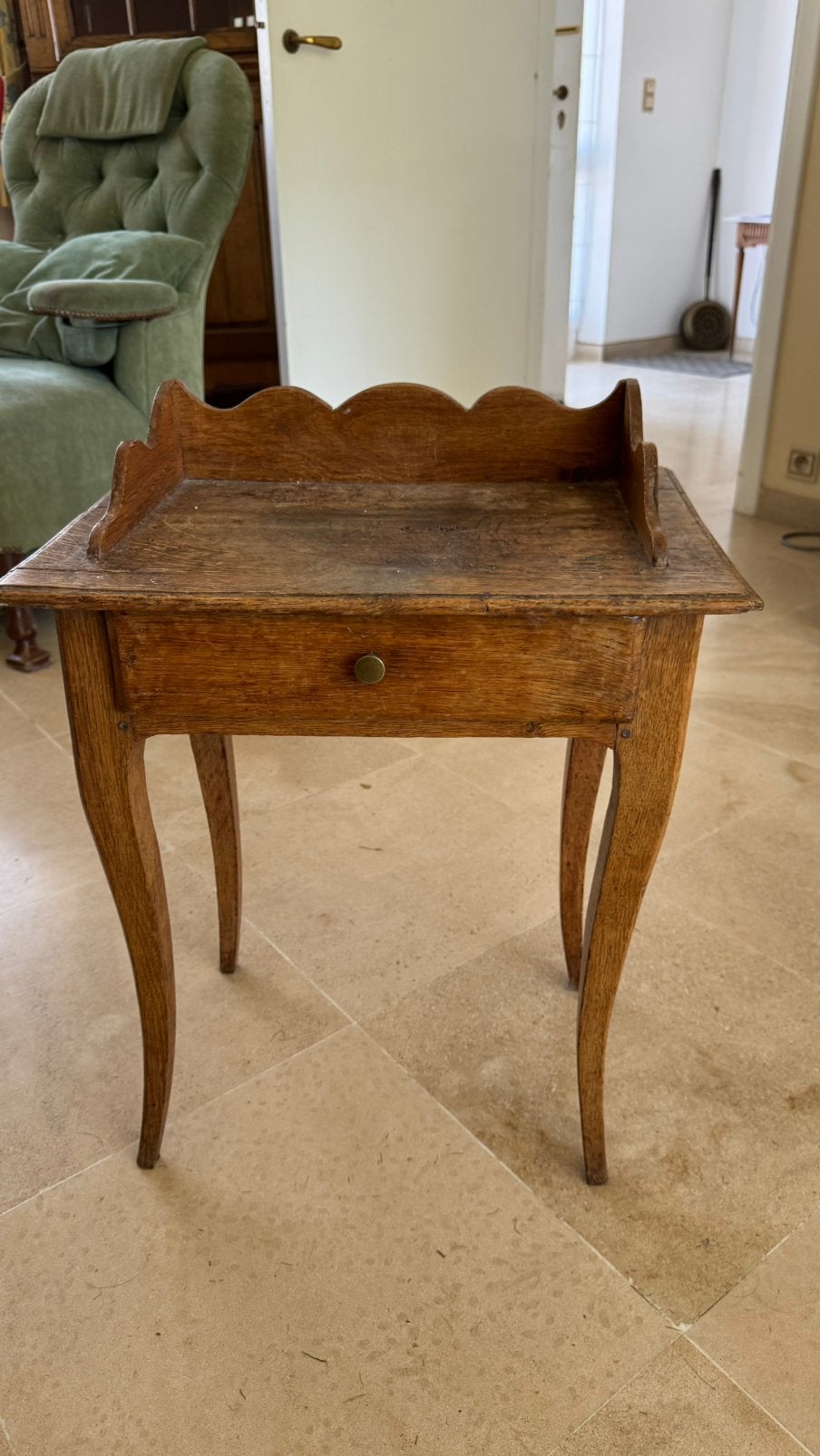 Petite table d’appoint / console ancienne en chêne, Enlèvement