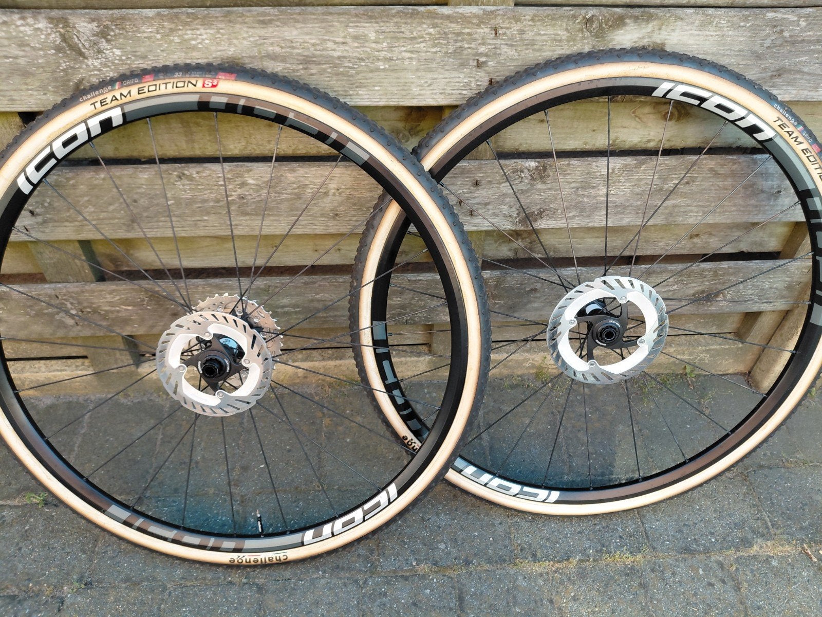 Set aluminium crosswielen, Fietsen en Brommers, Zo goed als nieuw, Icon, Aluminium, Ophalen