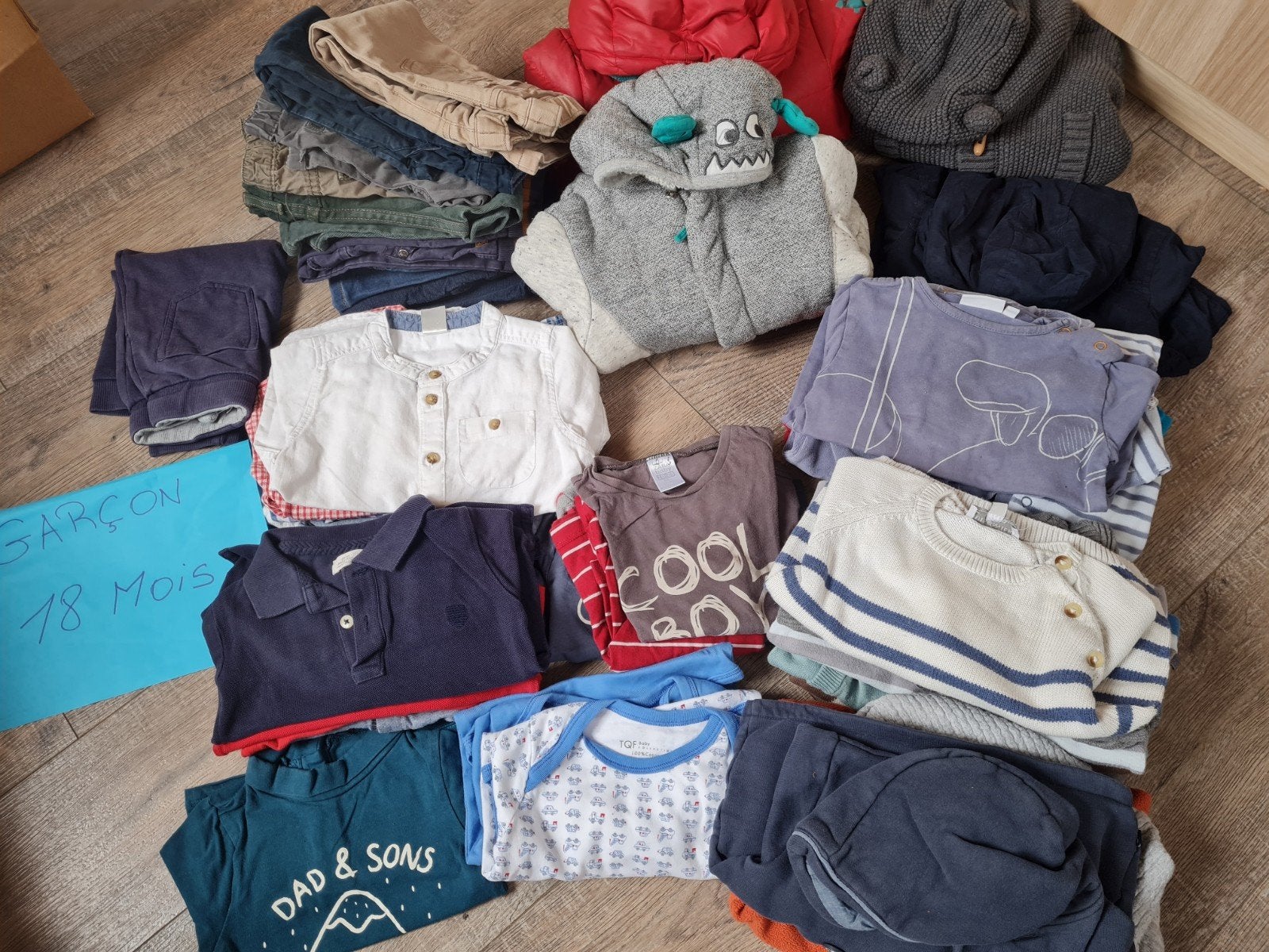 ÉNORME LOT VÊTEMENTS 18 MOIS / 86 CM – 41 PIÈCES, Enfants & Bébés, Enlèvement