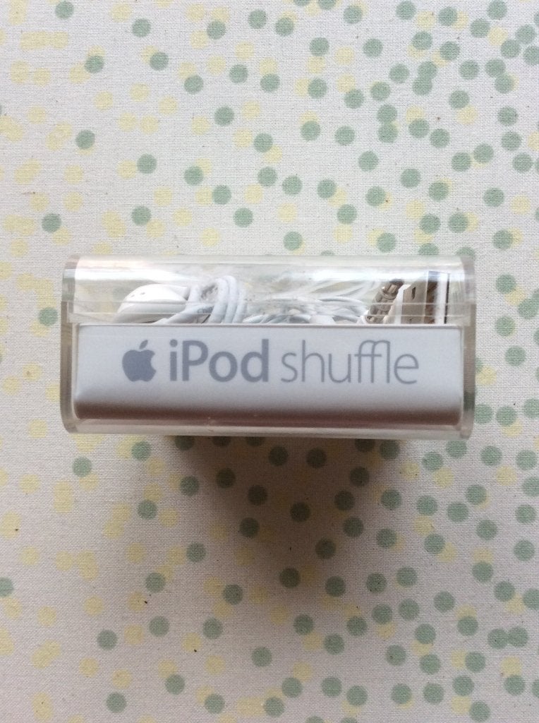 IPOD SHUFFLE. (4 GB)., Audio, Tv en Foto, Mp3-spelers | Apple iPod, Shuffle, Nieuw, Ophalen of Verzenden, Zilver