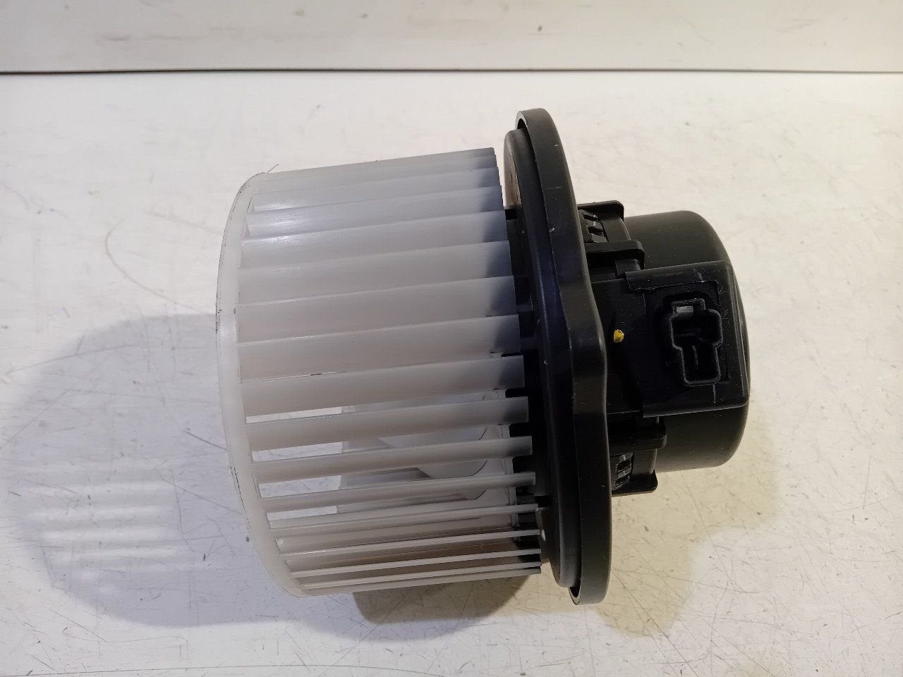 Kachel ventilator motor Hyundai i20, Onderdelen@venauto.nl, Van der Ven Autorecycling B.V., Gebruikt, Ettenseweg 76, 4706 PB Roosendaal, The Netherlands