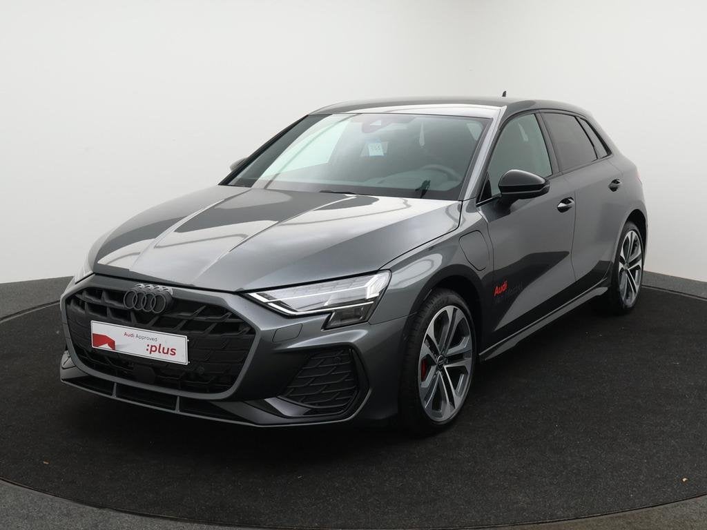 Audi A3 Sportback PHEV A3 Sportback PHEV 45 TFSI e Competiti, Auto's, Audi, Automaat, https://public.car-pass.be/vhr/d541e675-02e0-401f-bd01-49de34183c6c
