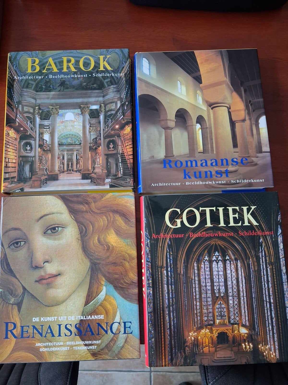 4 grote boeken cultuur-kunst Barok-Gotiek-Romaanse kunst- Re, Ophalen