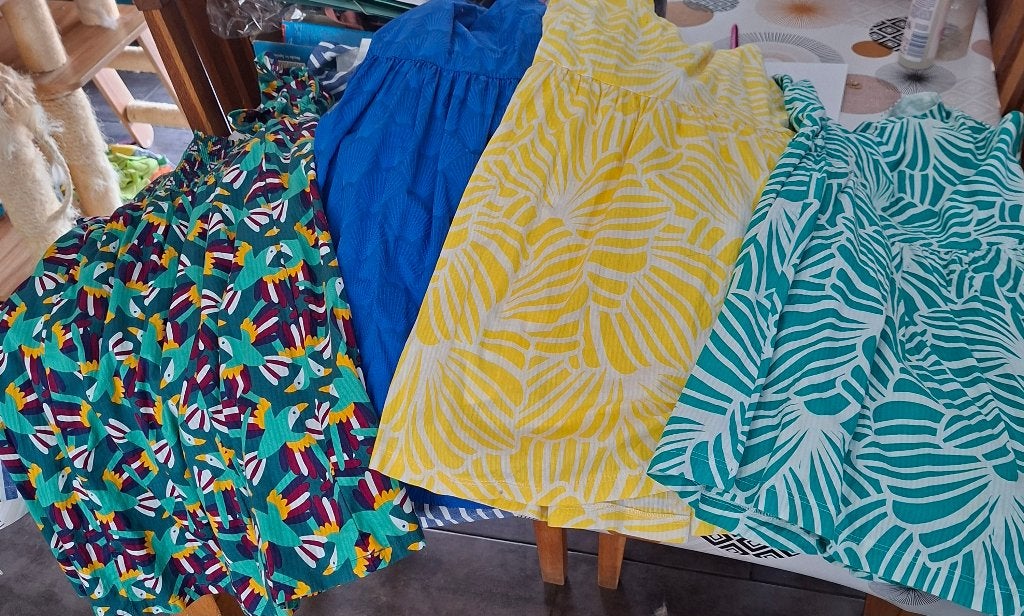lot vêtements fille 10 ans, Kinderen en Baby's, Kinderkleding | Maat 134, Zo goed als nieuw, Meisje, Overige typen, Ophalen
