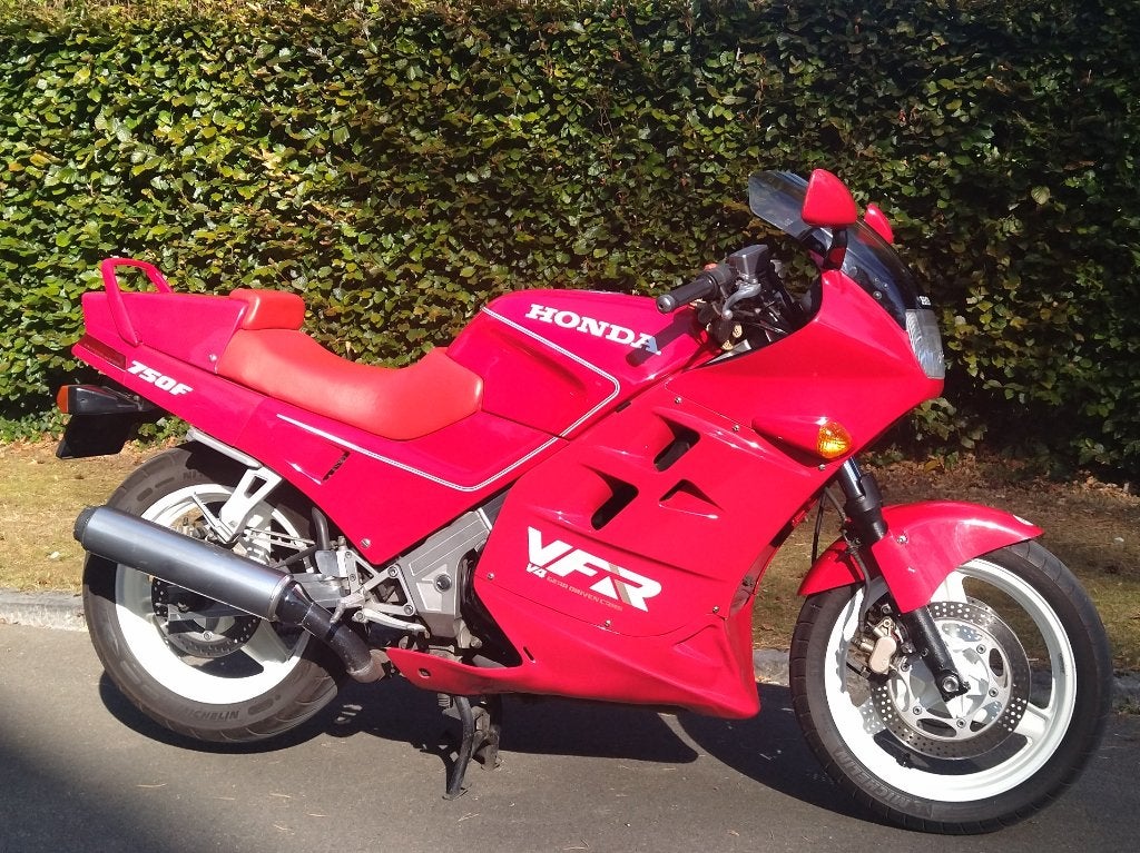 Honda VFR 750 f, Permis Moto A, Occasion, Plus de 35 kW, 4 cylindres