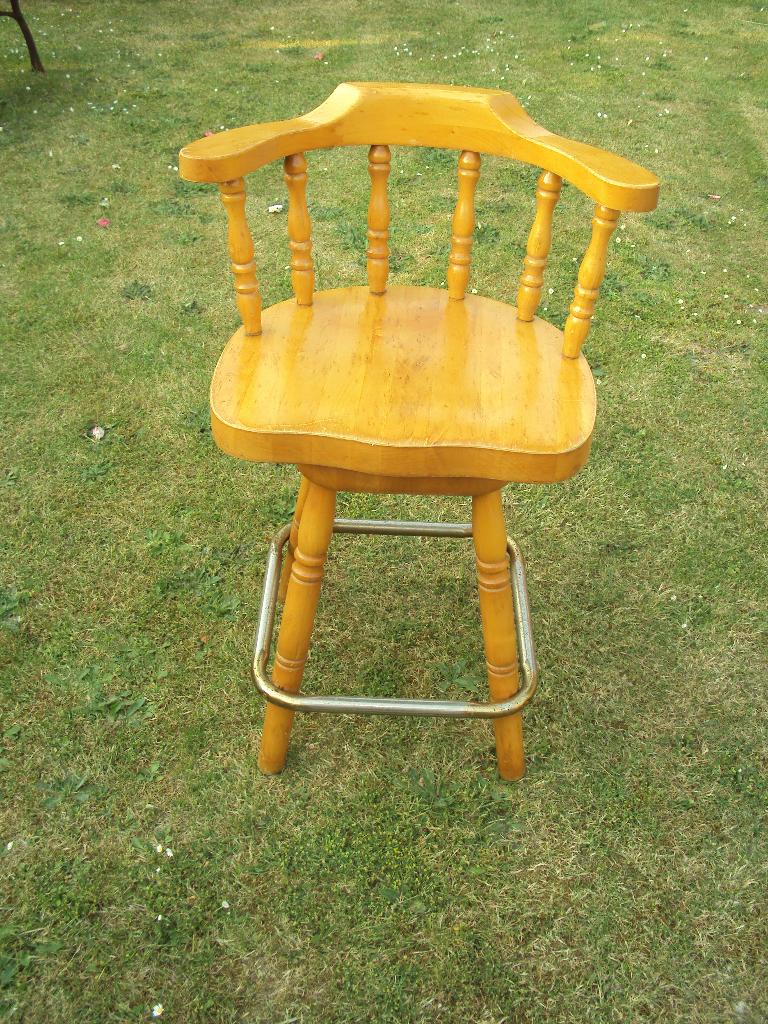 TABOURET DE BAR, 1 tabouret, Enlèvement, Bois, Pivotant