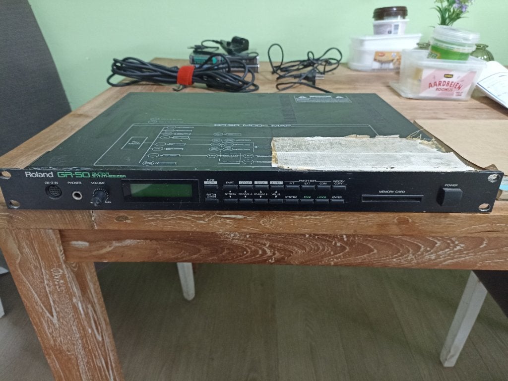 Roland GR-50 Gitaar Synth Complete Set incl. 2 Sound Cards, Enlèvement ou Envoi, Utilisé, Roland
