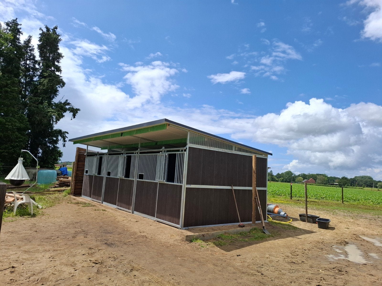 paardenstal  buitenstal  weidestal  schuilhok  paardenbox