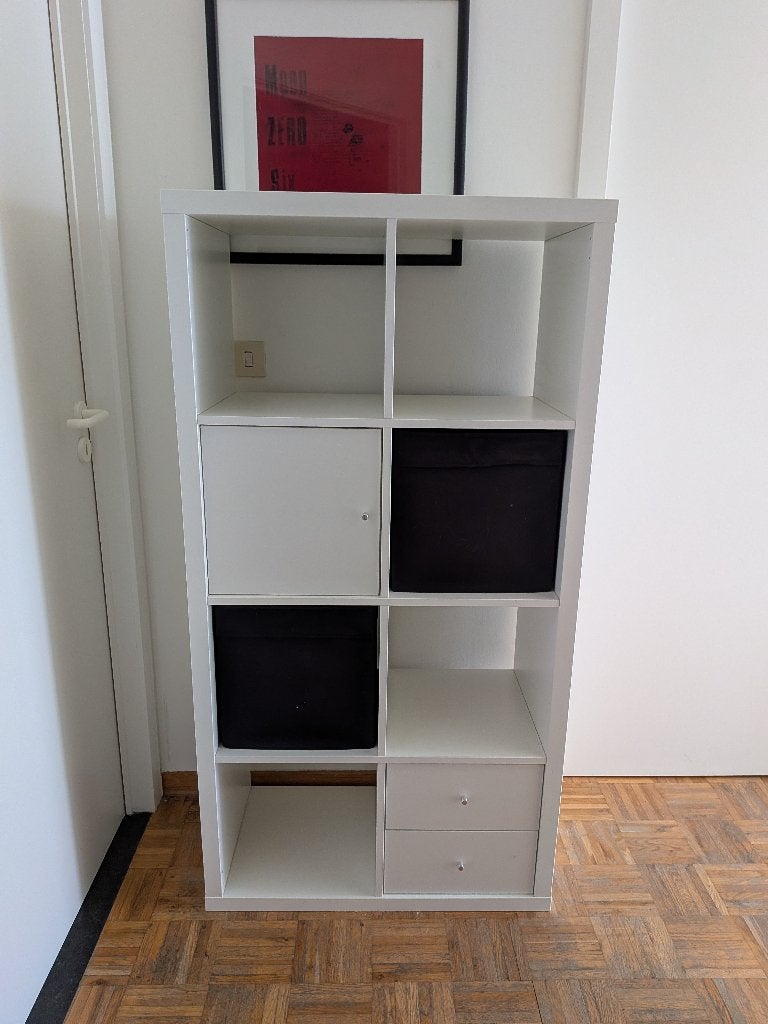 IKEA Kallax kast wit (2x4) met deurtje, lades en opbergboxen, Enlèvement, Utilisé, 50 à 100 cm, 100 à 150 cm