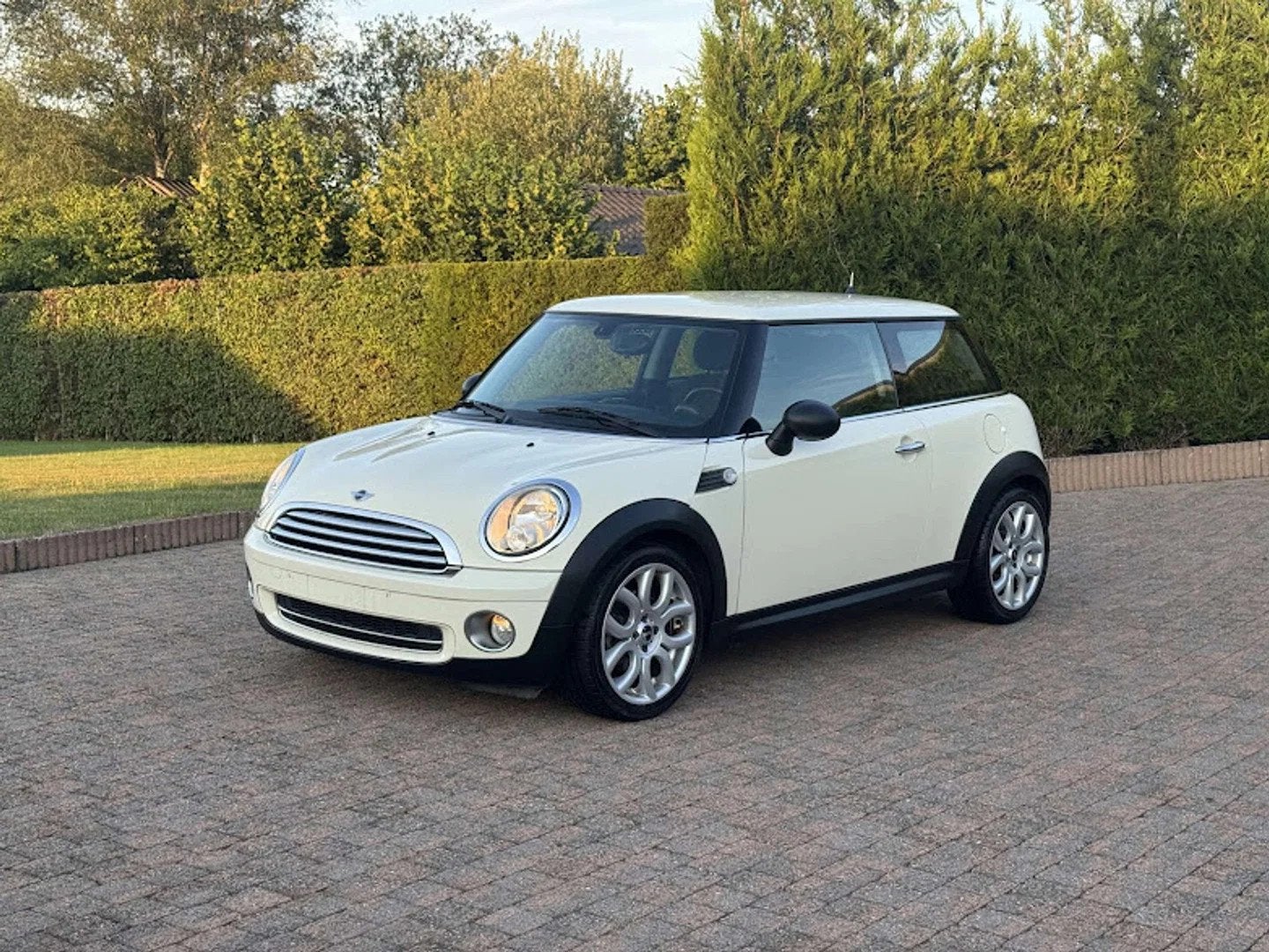 MINI One 3-DEURS MANUEEL / VERW ZETELS / AIRCO / RADIO / CD, Auto's, Mini, 4 zetels, Stof, Gebruikt, Zwart
