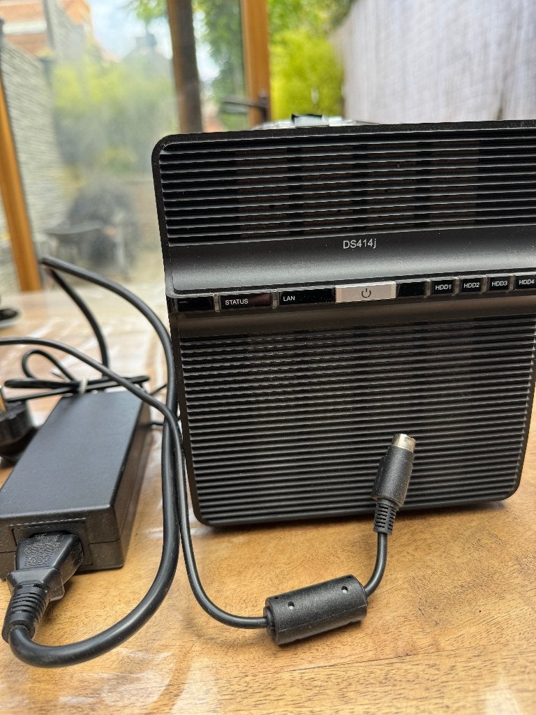 Synology DS414j – NAS 4 baies (sans disque dur), Informatique & Logiciels, Envoi, Utilisé