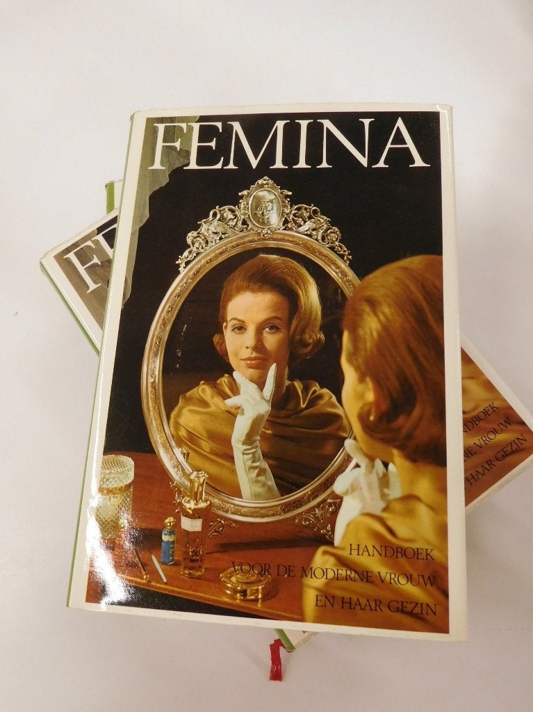 Femina. Handboek voor de moderne vrouw en haar gezin, Boeken, Ophalen