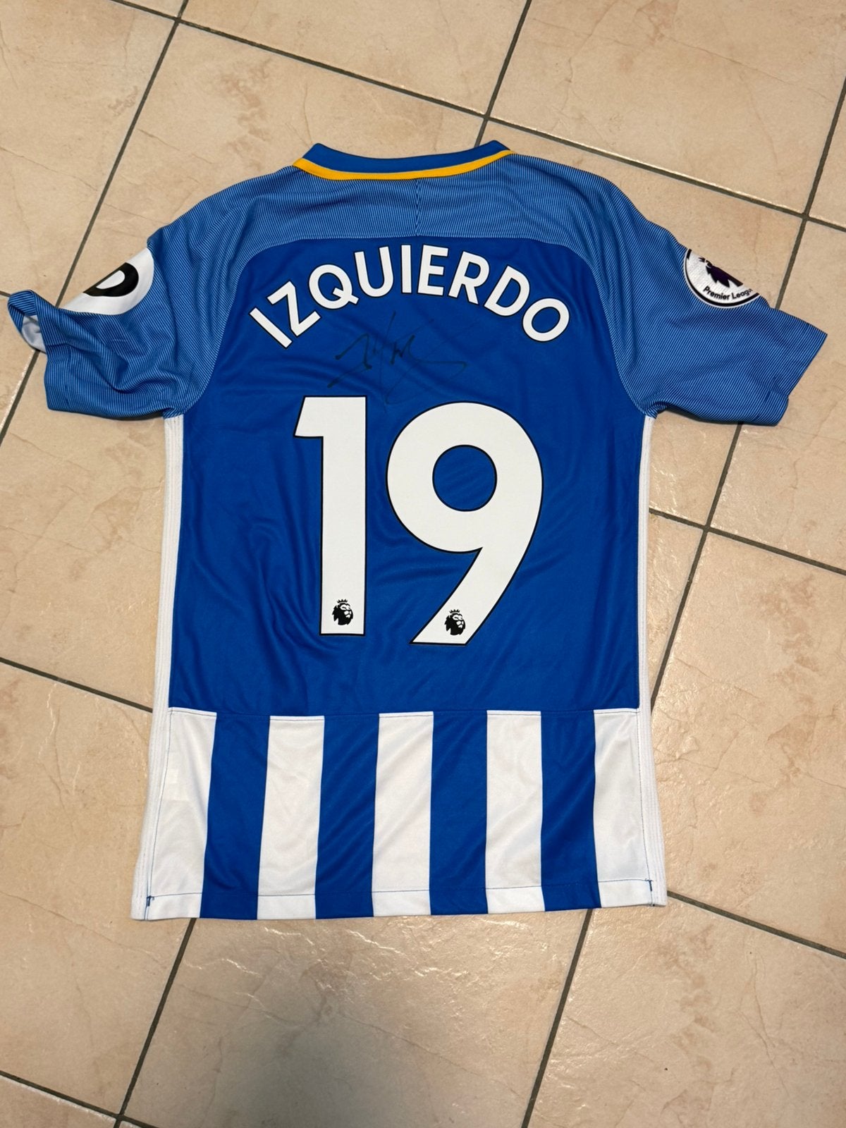 Matchworn & gesigneerd Shirt Jose Izquierdo, Verzamelen, Ophalen of Verzenden, Zo goed als nieuw, Shirt