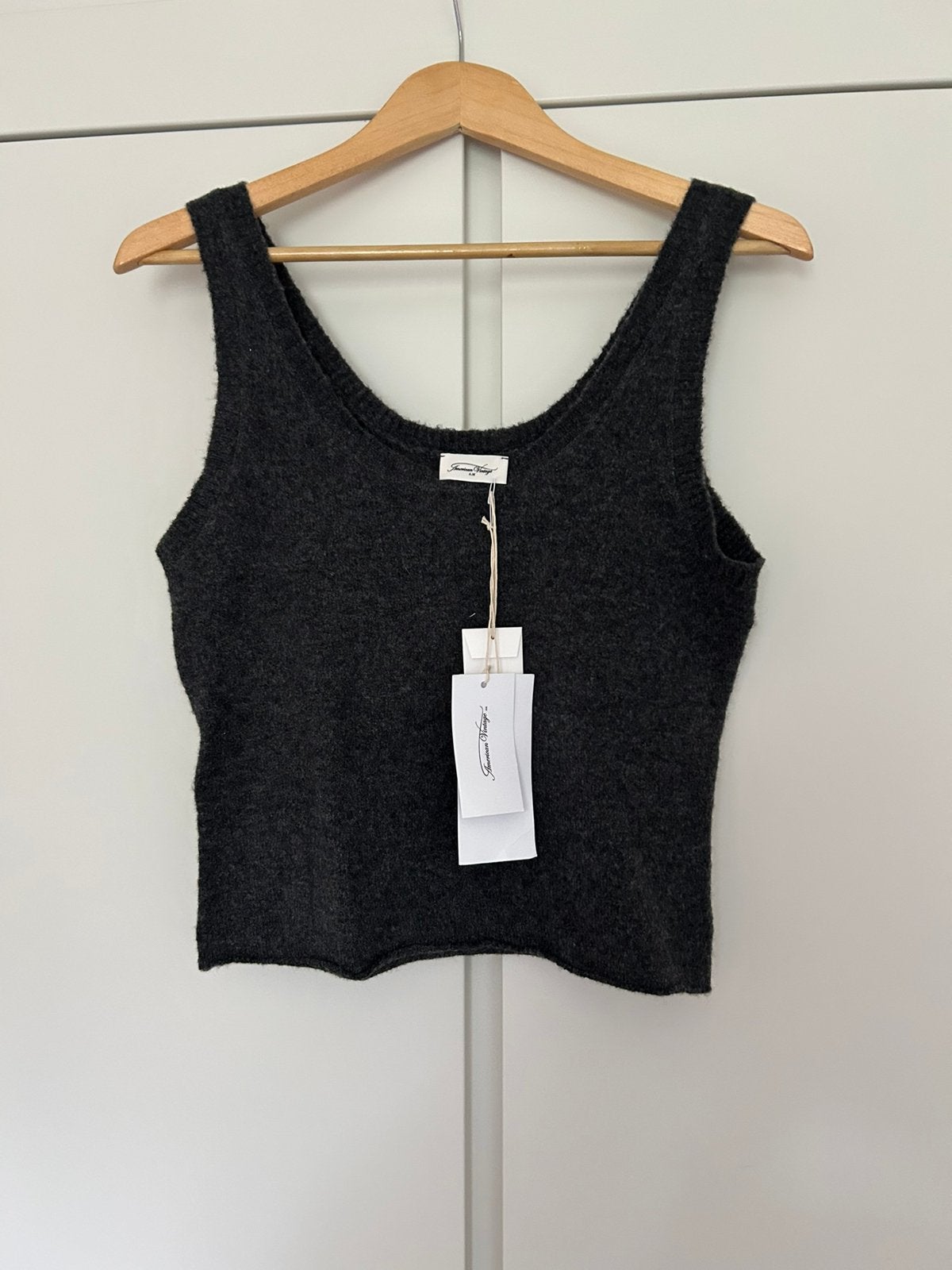 American Vintage - Tank top Damsville. Maat S. Nieuw, Kleding | Dames, Ophalen of Verzenden, Maat 36 (S)