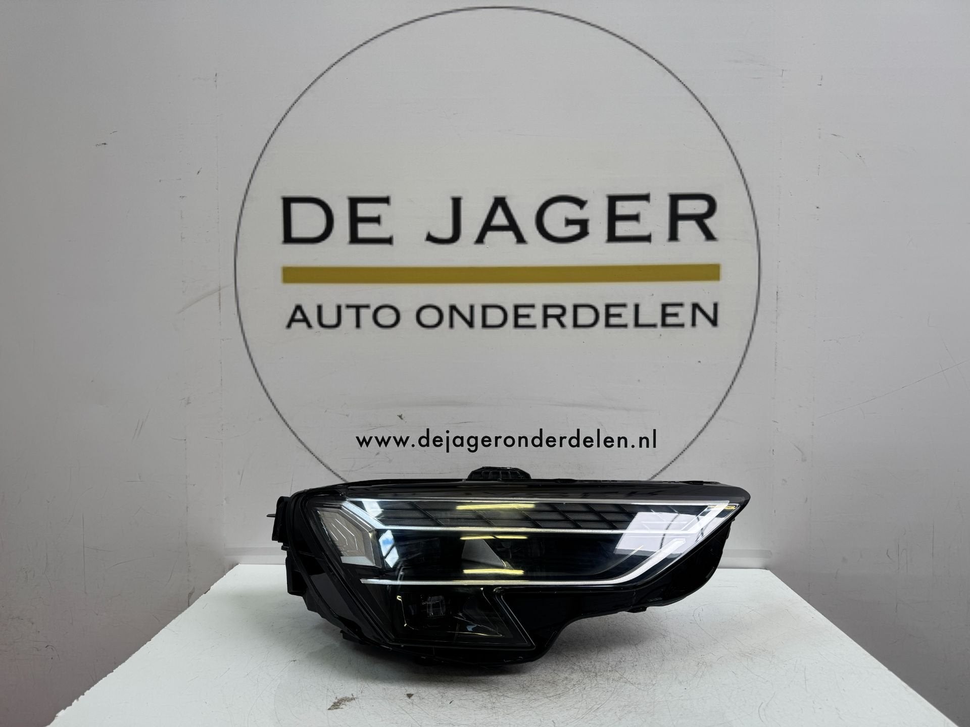 AUDI A3 8Y FACELIFT LED KOPLAMP COMPLEET RECHTS 8Y0941034D, Gebruikt, AUDI AG, Auto-Union-Strasse 1
85045  Ingolstadt, DE, Audi