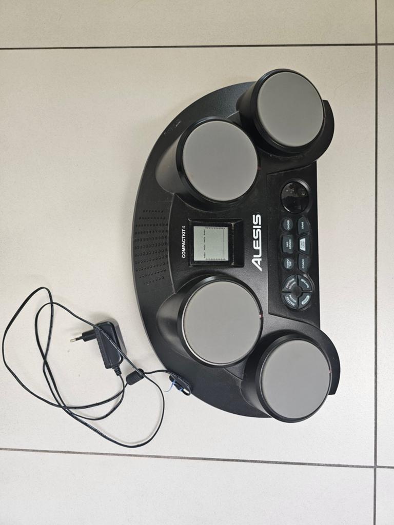 Alesis CompactKit 4 Elektronisch Drumstel, Muziek en Instrumenten, Drumstellen en Slagwerk, Ophalen of Verzenden, Zo goed als nieuw
