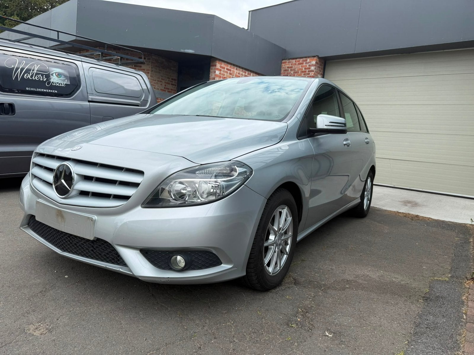 Mercedes b180 benzine 31000 km !!!, Autos, Mercedes-Benz, 90 kW, Argent ou Gris, Entreprise, Boîte manuelle