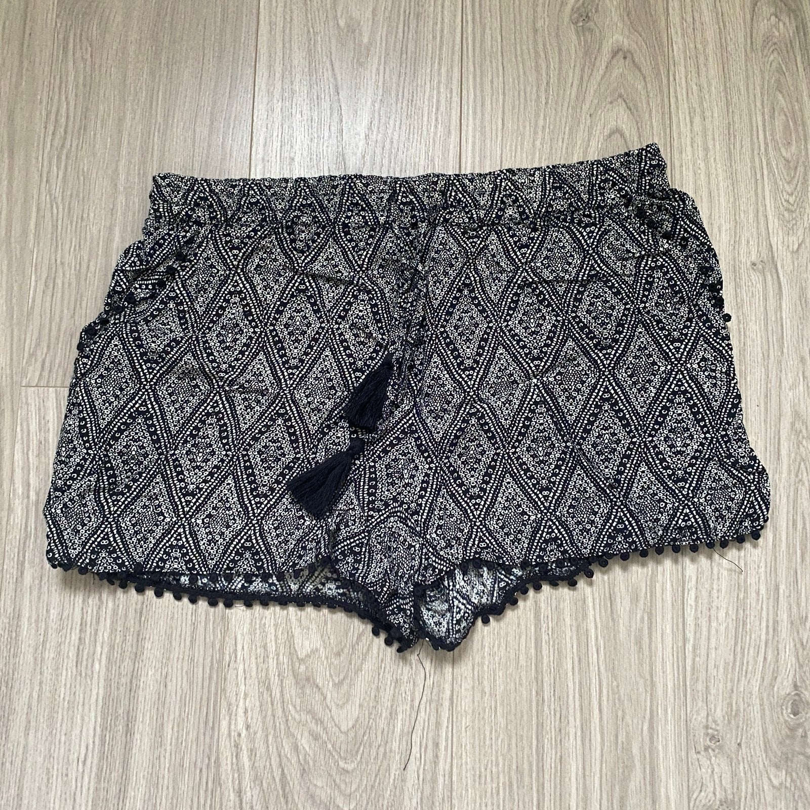 Short maat 38, Kleding | Dames, Broeken en Pantalons, Ophalen of Verzenden, Zo goed als nieuw, Maat 38/40 (M)