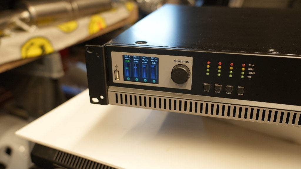 AUDAC PMQ-600 4-kanaals versterker, Ophalen of Verzenden, Zo goed als nieuw, Overige systemen, 120 watt of meer