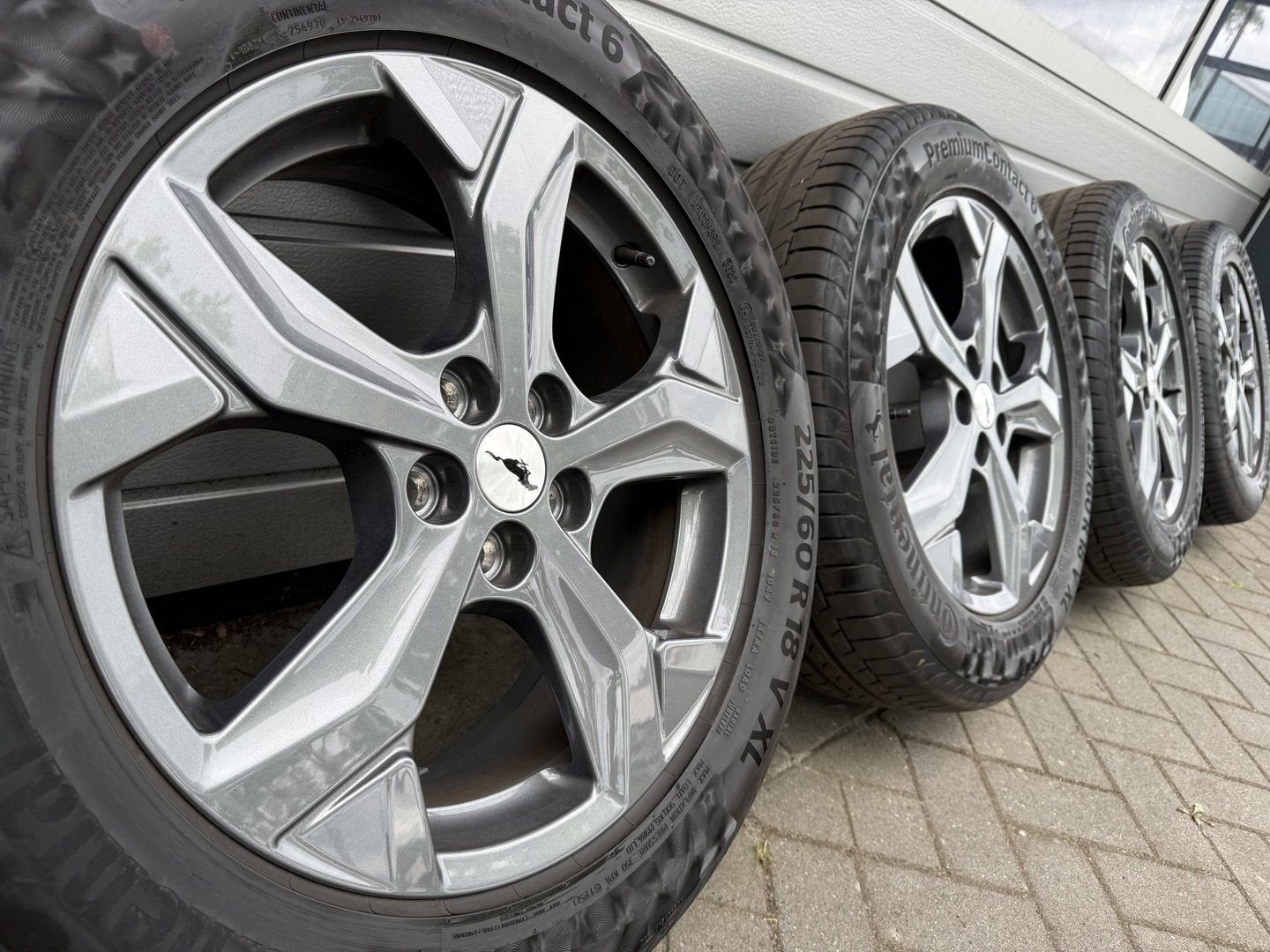 18 inch originele Ford Mustang Mach-E velgen zomerbanden, Auto-onderdelen, Banden en Velgen, 18 inch, Gebruikt, -, -