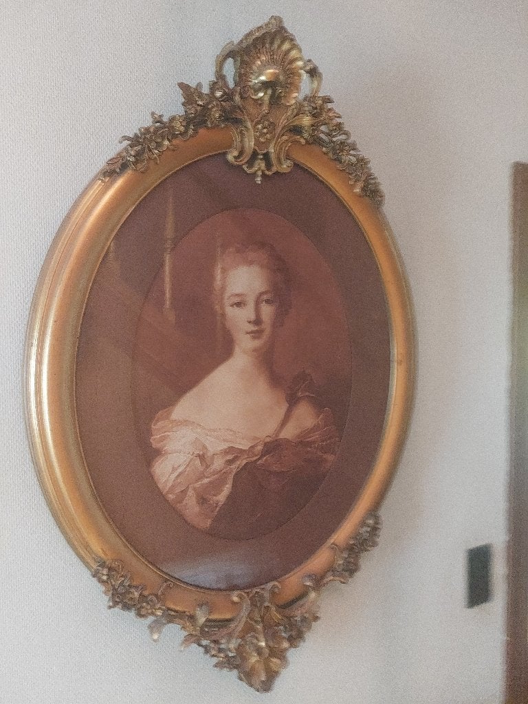 Cadre ancien ovale doré avec portrait de femme, Enlèvement, Sous verre