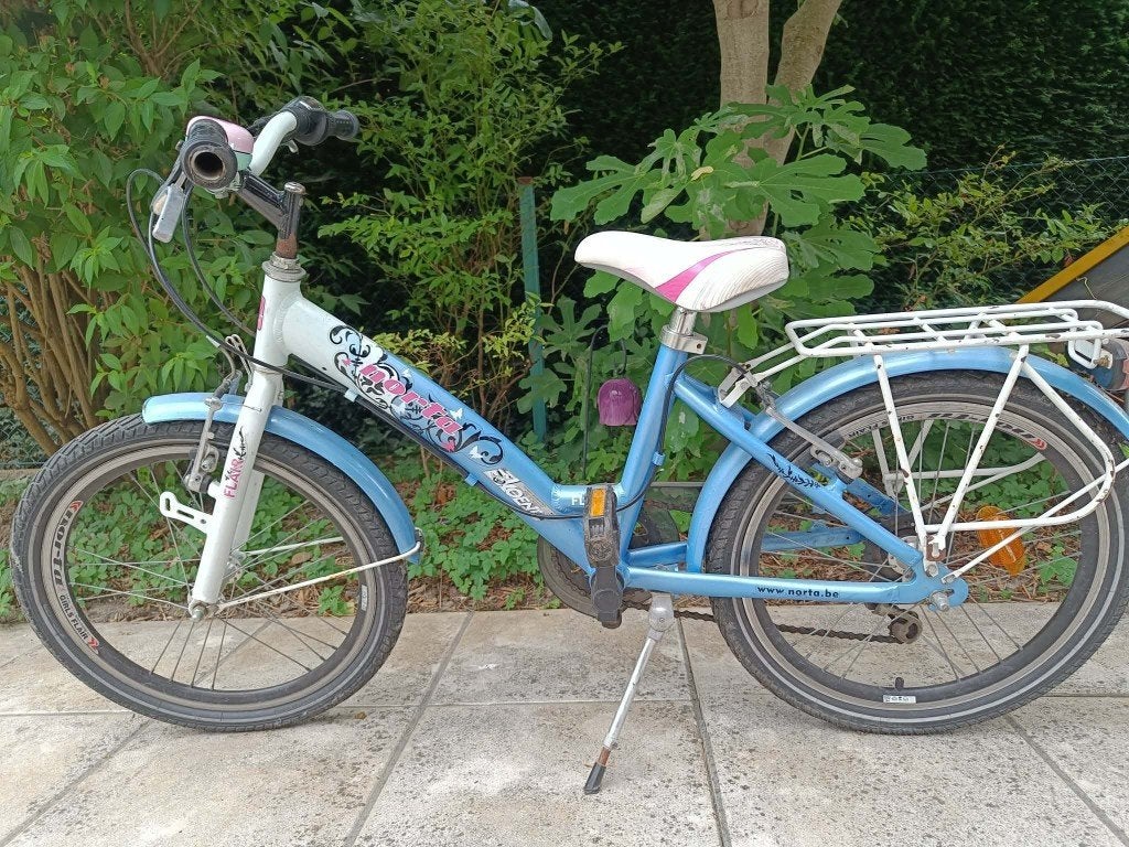 vélo bleu pour fille, marque Norta, 20 pouces, Vitesses, Frein sur jante, Utilisé, Norta
