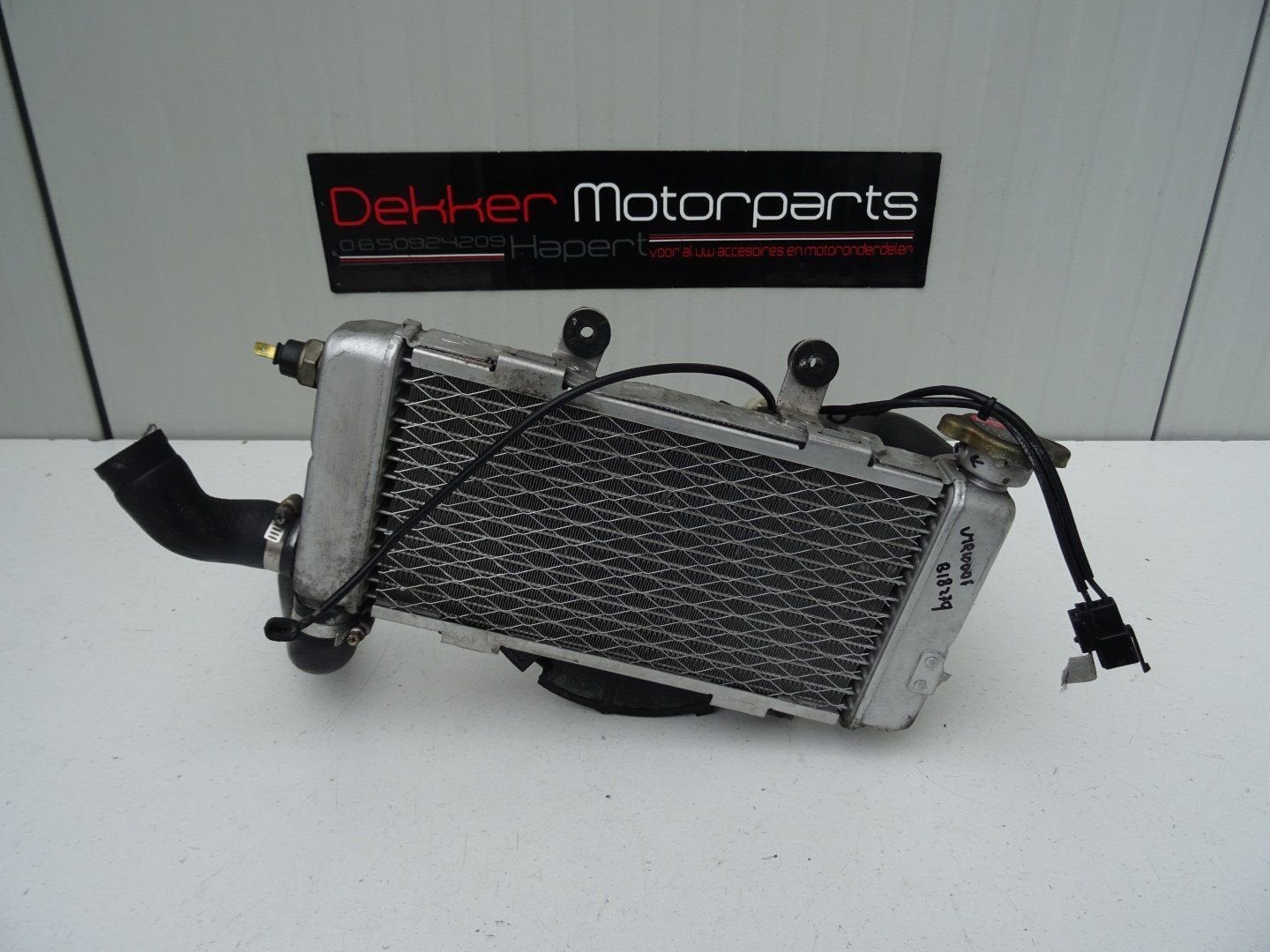 Rechter Radiateur + Koelvin Honda VTR1000F Firestorm 1997 >, Motos, -, Utilisé, -, -