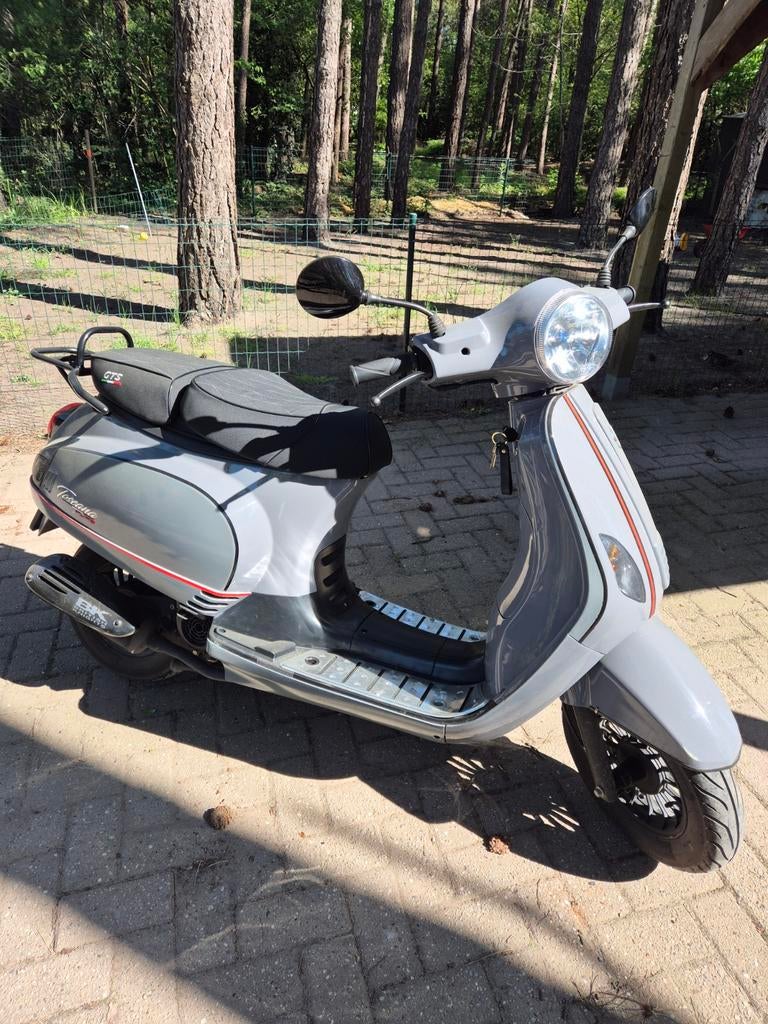 Gts toscana pure b klasse bj2022 6700km, Fietsen en Brommers, Ophalen, Gts Toscana, 49 cc, Benzine