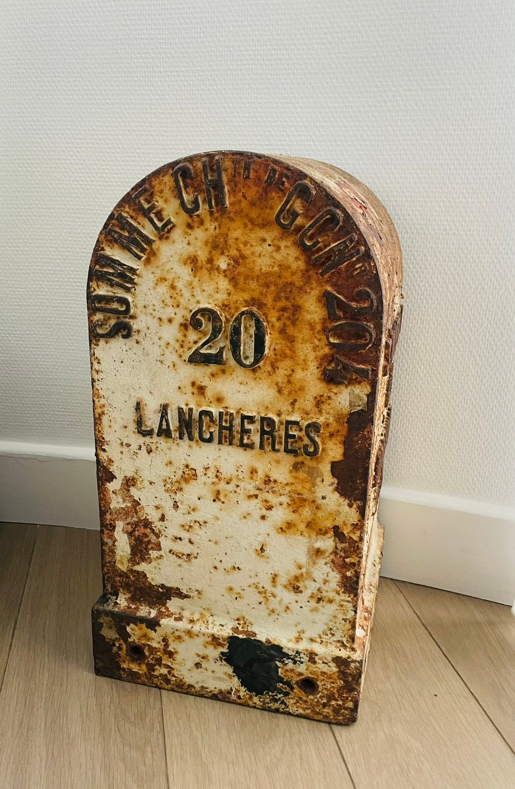 Oude kilometerpaal uit Frankrijk, Ophalen, Zo goed als nieuw