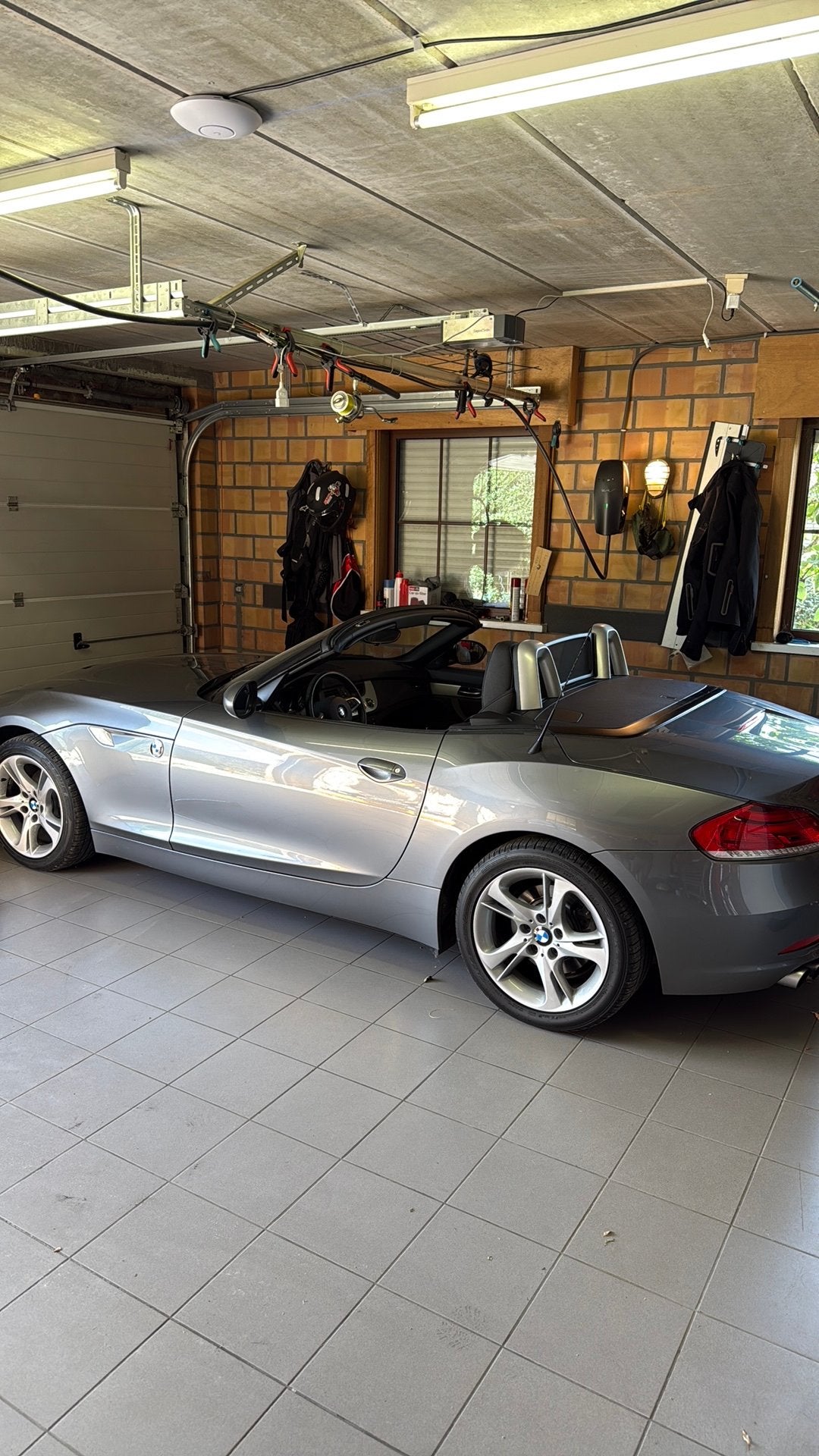 Bmw Cabrio Z4 avec très peu de km, Autos, BMW, Cuir, Argent ou Gris, Achat, Entreprise