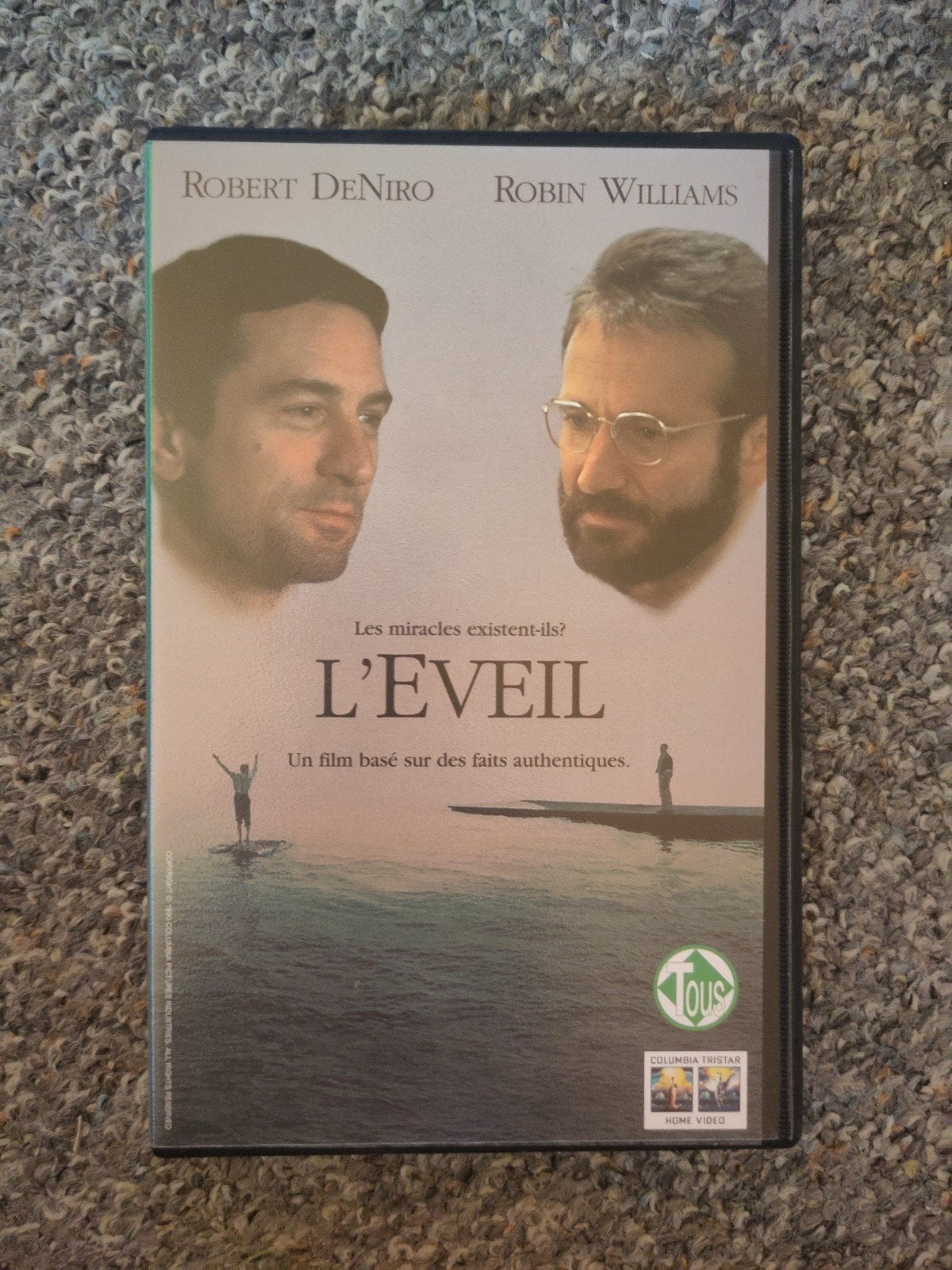 L'Eveil VHS, Ophalen, VHS