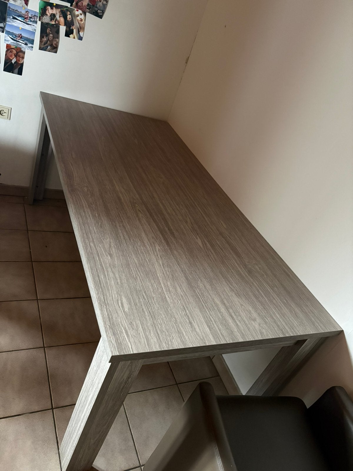 Moderne eettafel, Ophalen