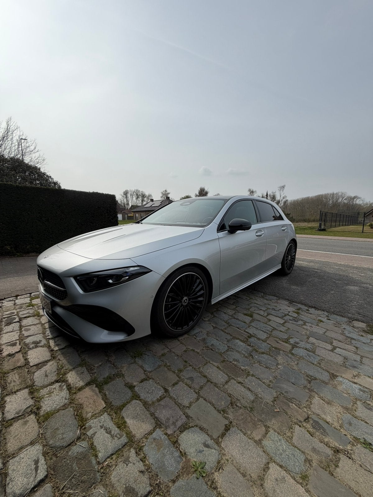 MERCEDES A180 AMG LINE TE KOOP, Autos, Mercedes-Benz, Achat, Euro 6, Noir, 5 portes