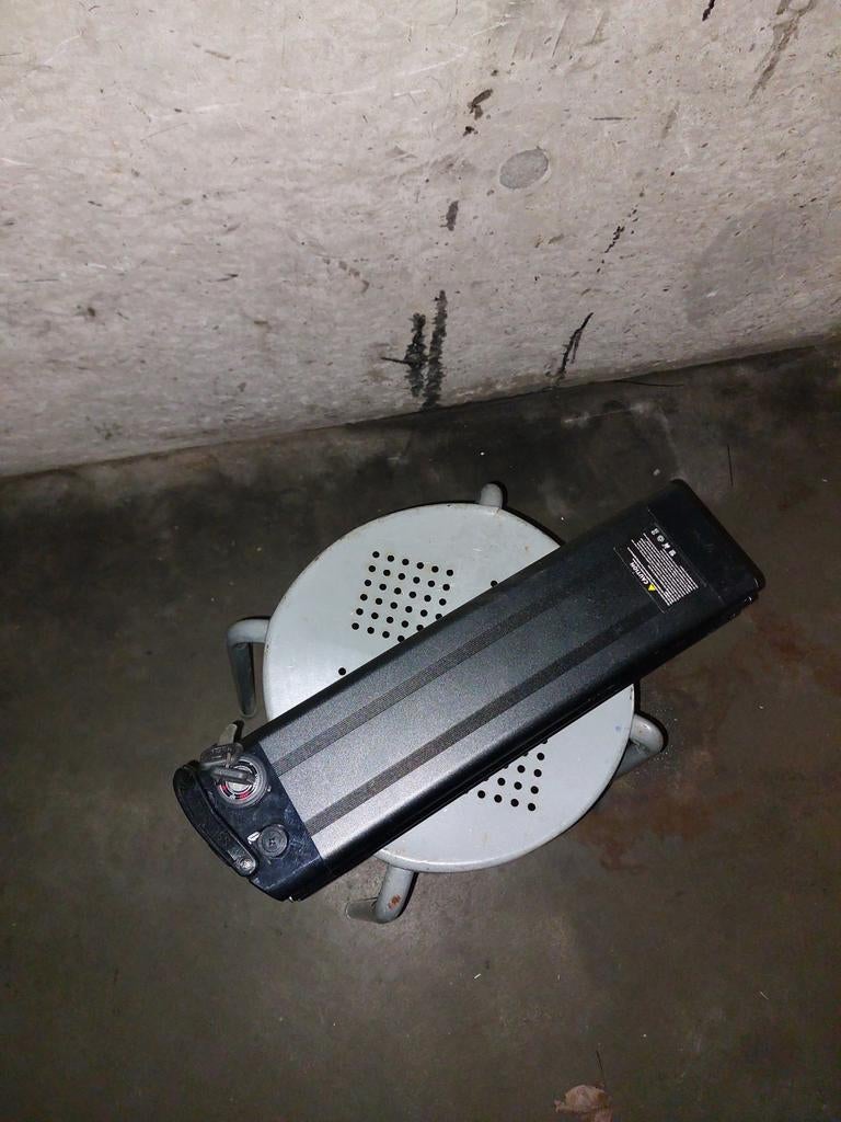 Batterie vélo moma ,fatbike 36V 16AH, Enlèvement