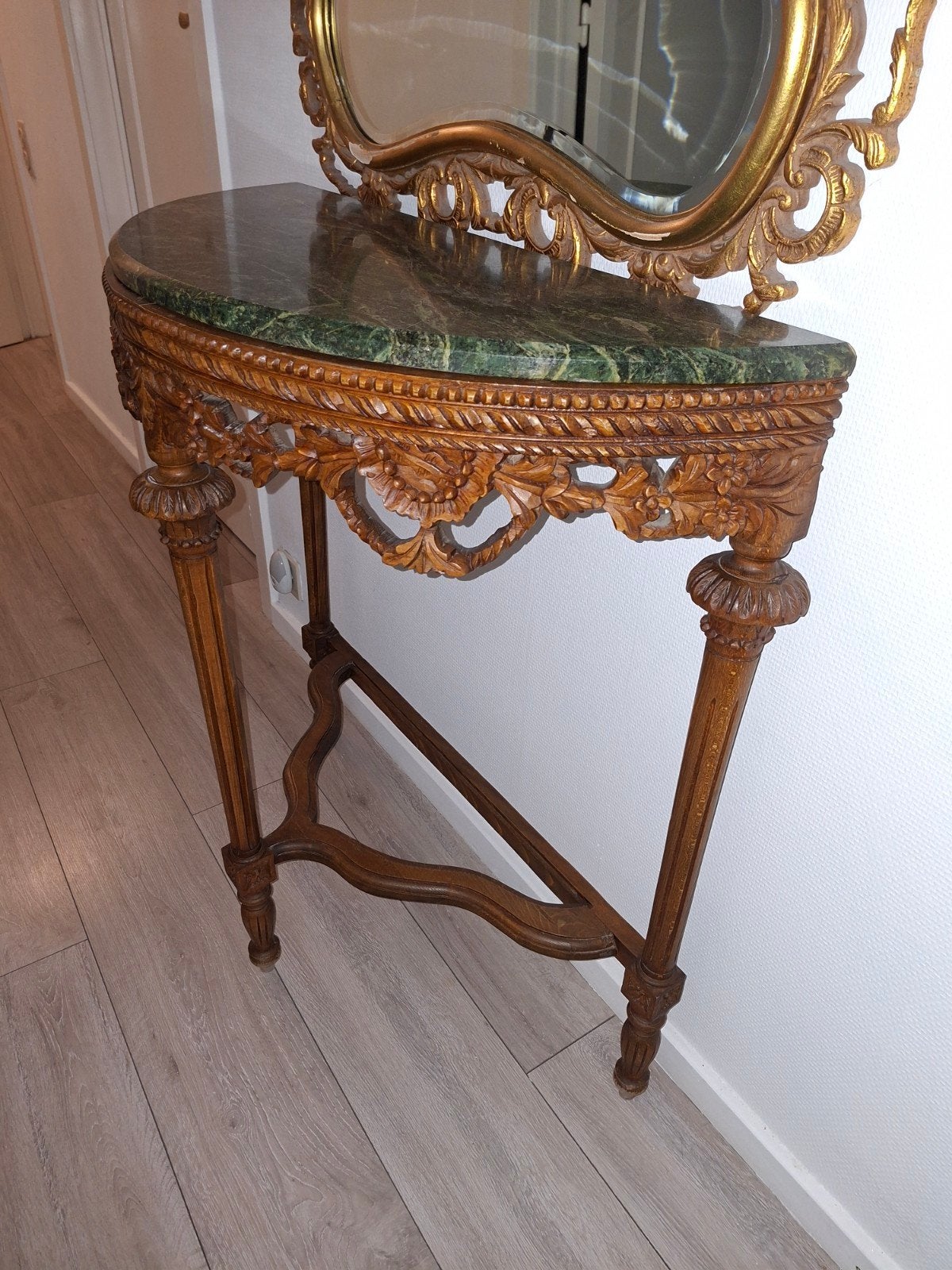 Console de style Louis XVI, Enlèvement