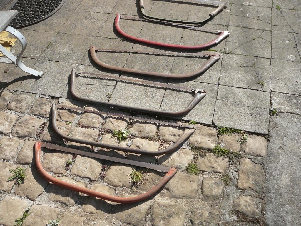 Anciennes scie  à bois, Tuin en Terras, Handzagen, Ophalen