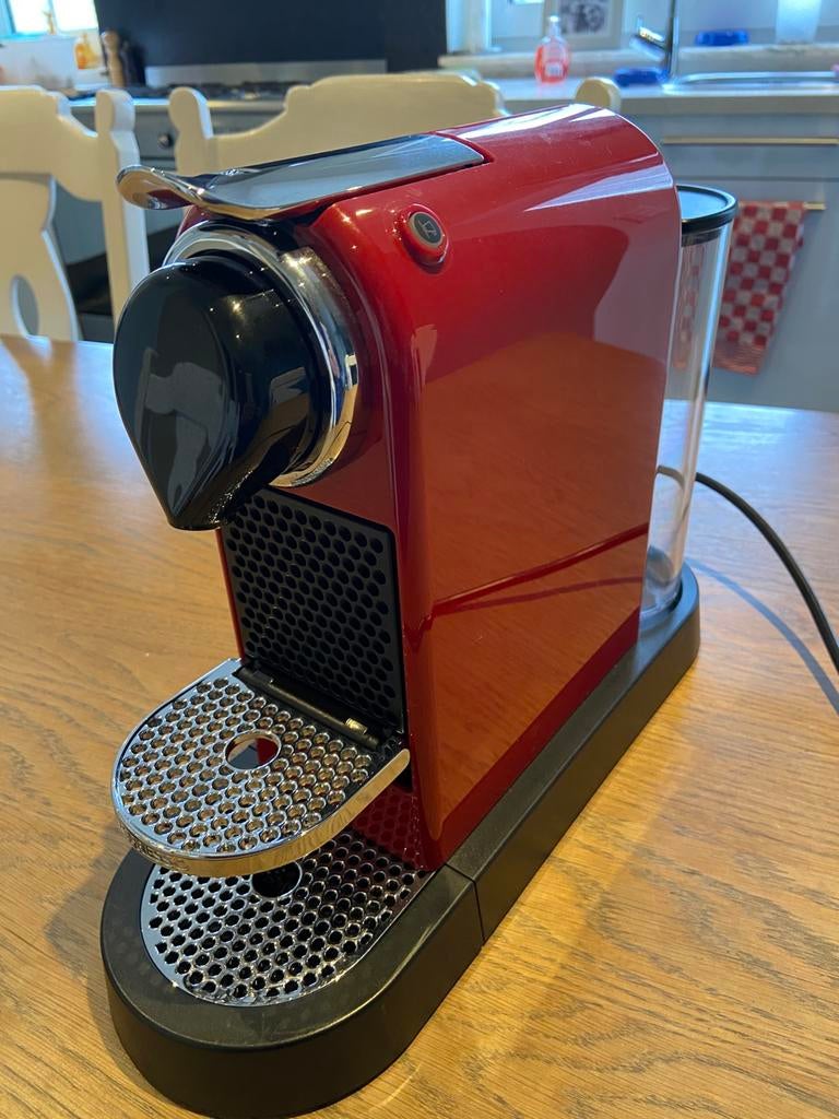 Nespresso koffiemachine, Elektronische apparatuur, Koffiezetapparaten, Ophalen of Verzenden, Zo goed als nieuw, Koffiemachine