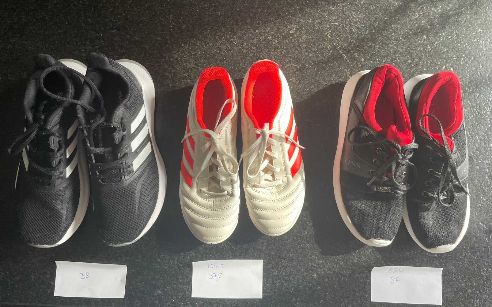 Schoenen Adidas zo goed als nieuw en Boss, Enlèvement ou Envoi, Chaussures