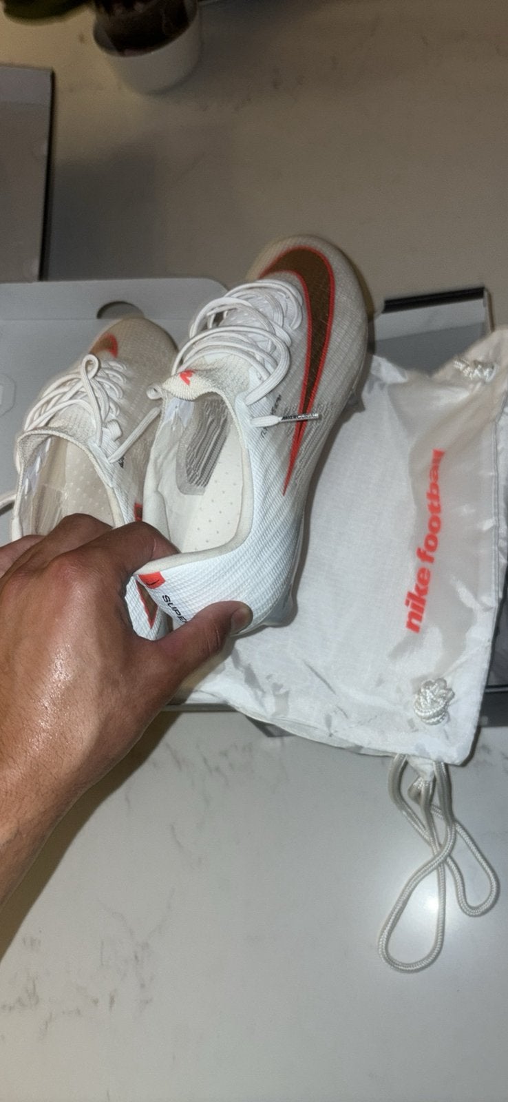 Superfly 11 nieuw nike 42,5 ❗️, Sport en Fitness, Voetbal, Ophalen of Verzenden