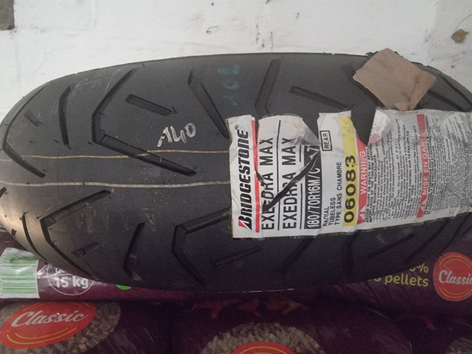pneu Bridgestone 180/70/16, Enlèvement