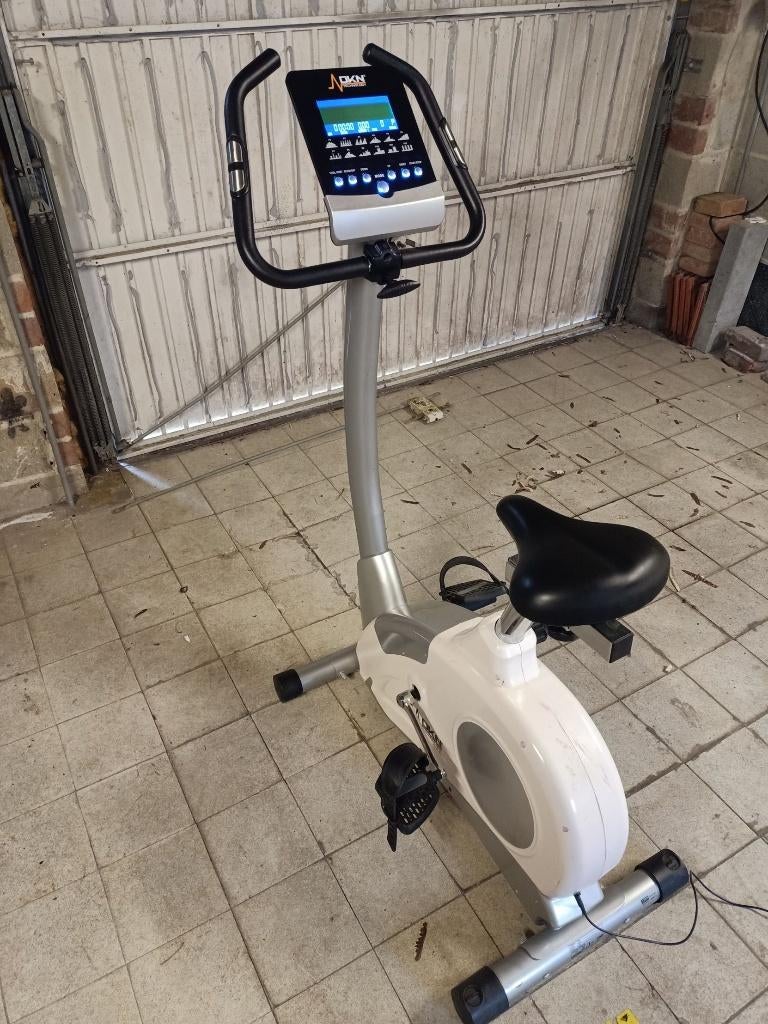 DKN AM-E hometrainer, Sport en Fitness, Ophalen, Zo goed als nieuw, Benen, Crosstrainer
