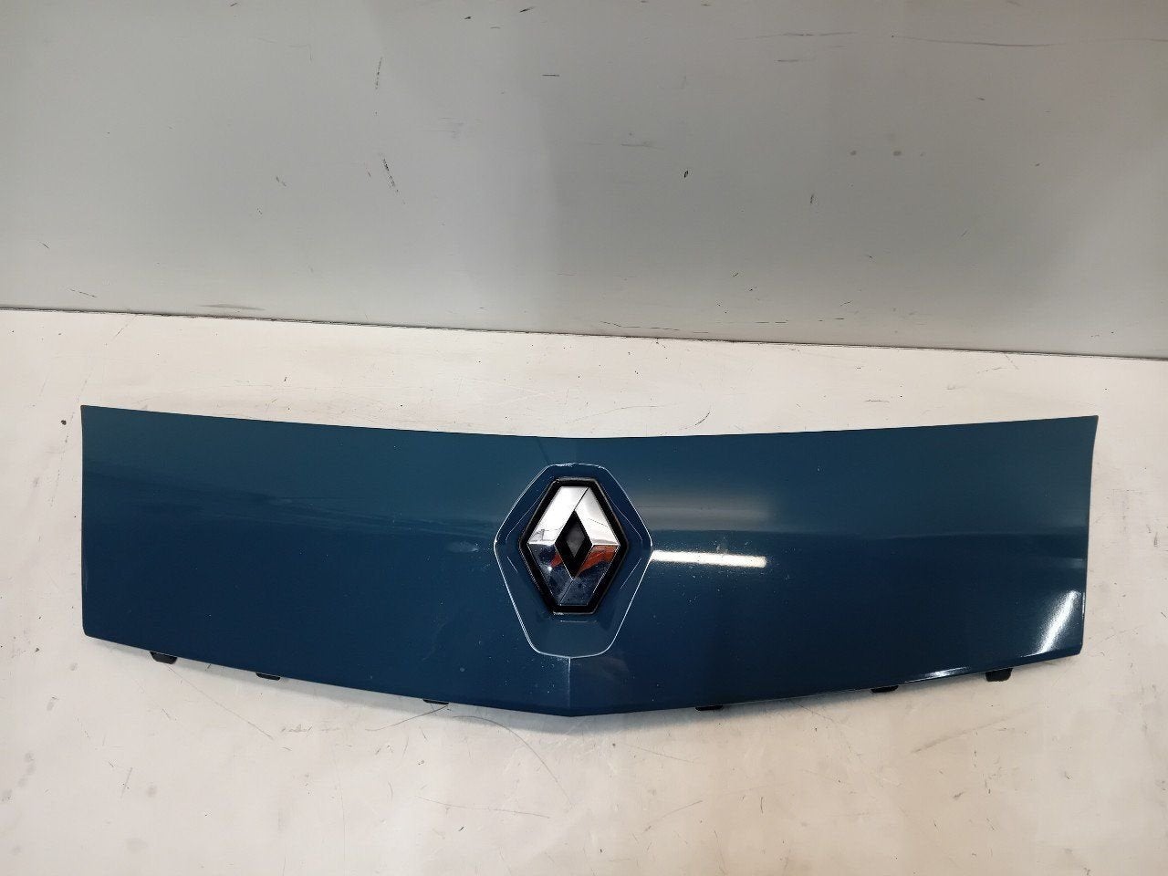 Grille Renault Kangoo, Onderdelen@venauto.nl, Van der Ven Autorecycling B.V., Ettenseweg 76, 4706 PB Roosendaal, The Netherlands