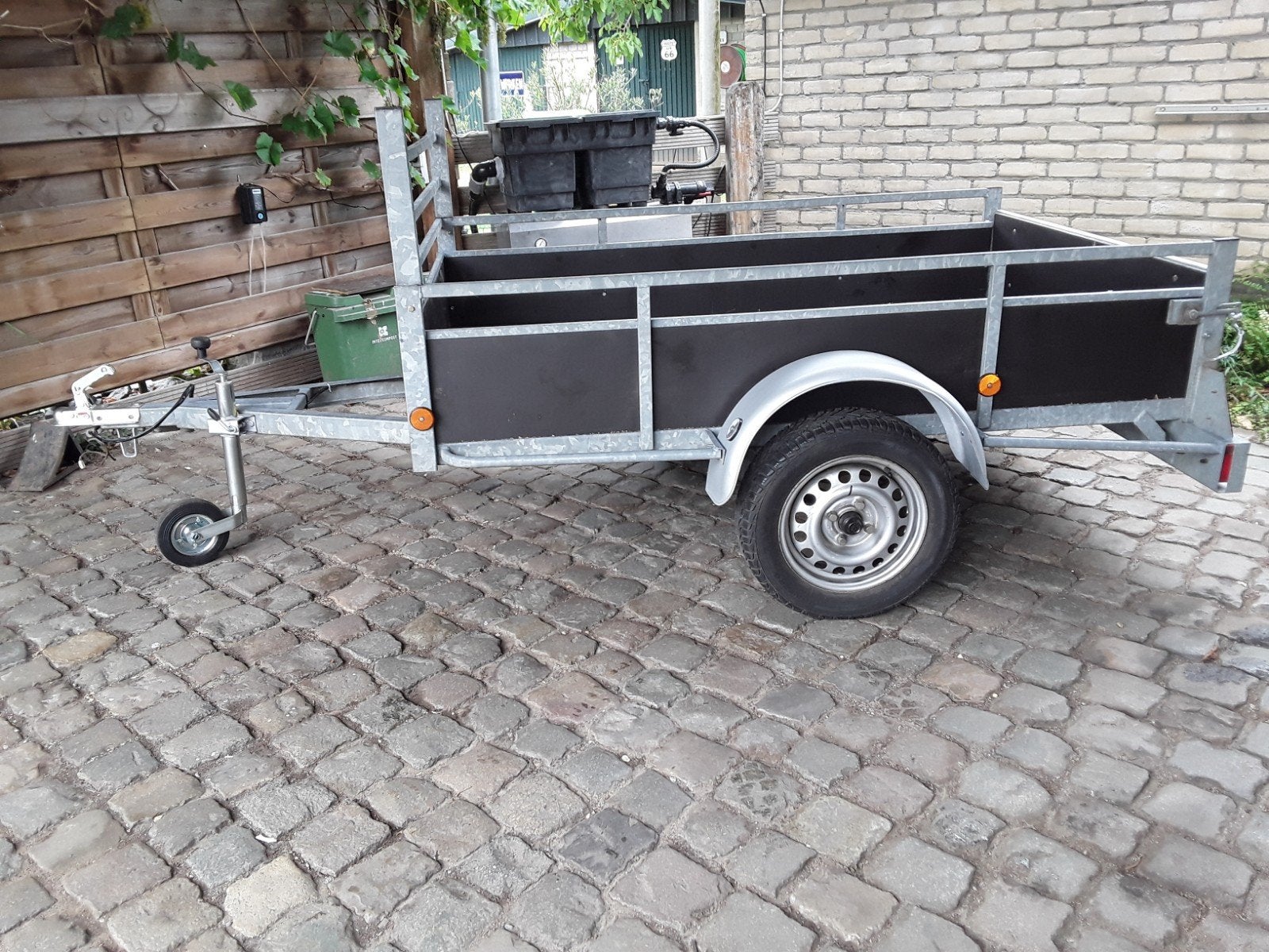 enkelas aanhangwagen r.w, Ophalen, Zo goed als nieuw