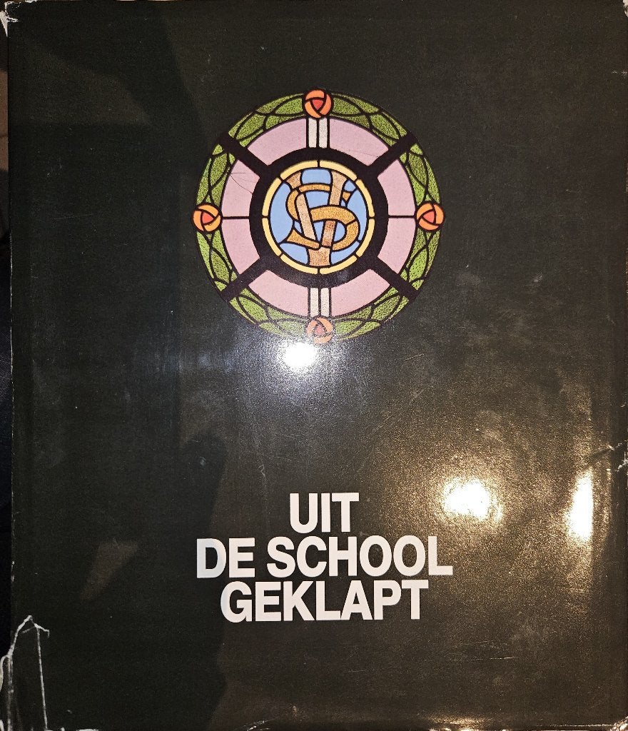 Uit de school geklapt 1840-1990. 150 jaar Bisschoppelijk col, Ophalen of Verzenden, Van Bouchaute P., 20e eeuw of later, Gelezen