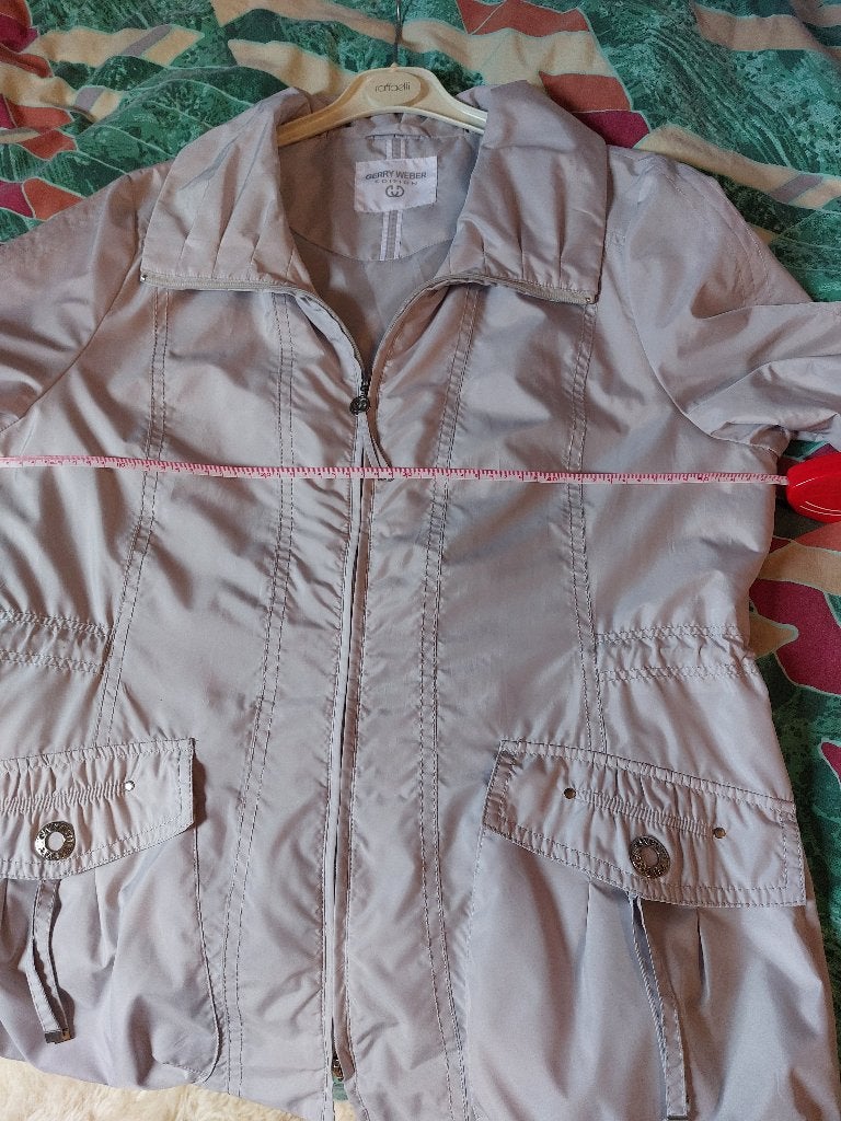 Zomerjasje GERRY WEBER, Kleding | Dames, Jasjes, Kostuums en Pakken, Maat 38/40 (M), Beige, Ophalen of Verzenden, Gedragen