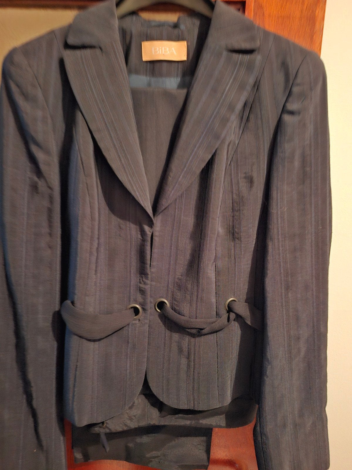 Damesbroekpak+top en blouse glanzend, Biba, Ophalen, Zo goed als nieuw