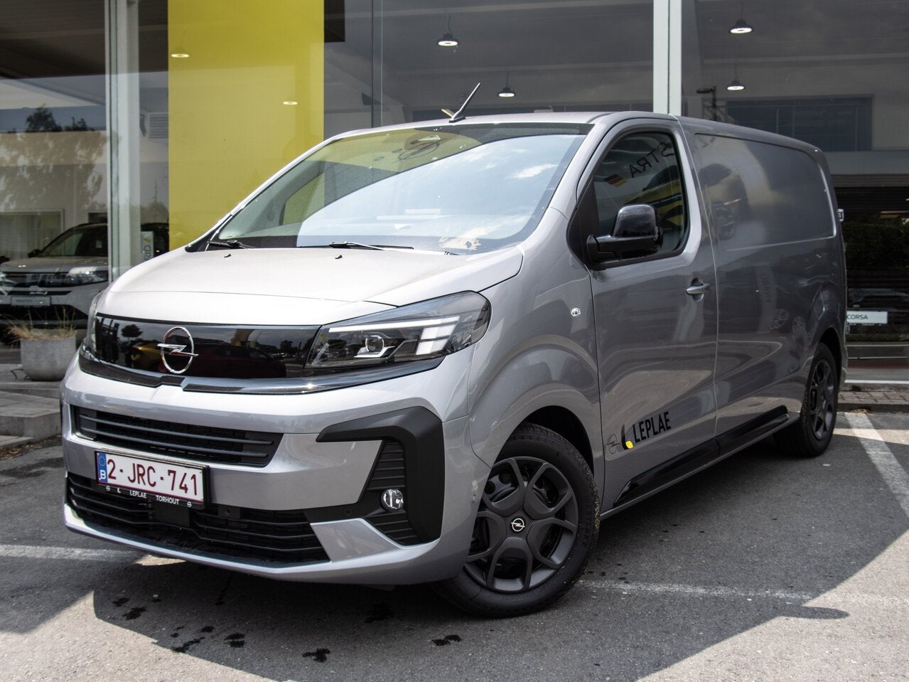 Opel Vivaro Van M Diesel AT8 150pk, Auto's, 4 deurs, 0 kg, Bedrijf, 2184 cc