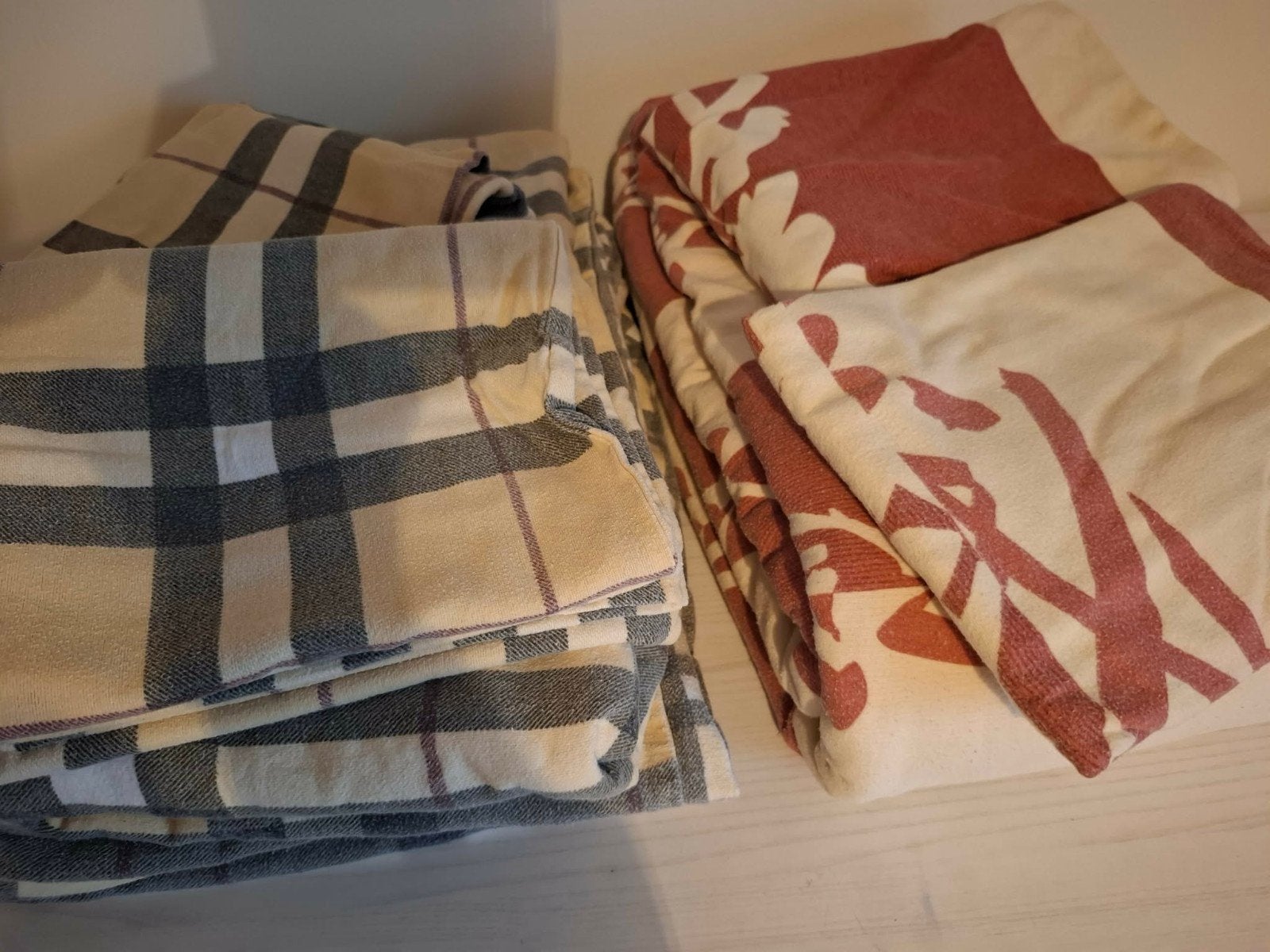 2x dekbedovertrekken 160x200, Huis en Inrichting, Ophalen, Instopstrook, Meerkleurig, Dekbedovertrek
