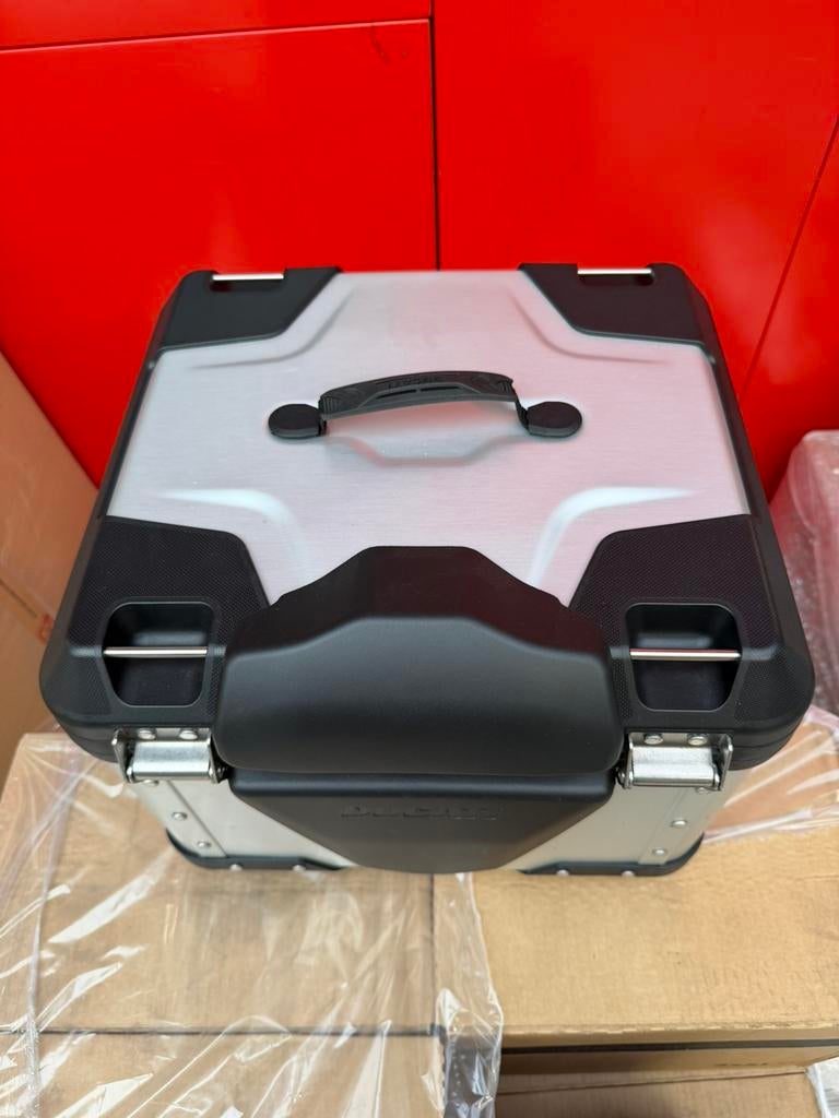 Topkoffer Ducati Multistrada V4, Motoren, Ophalen, Gebruikt