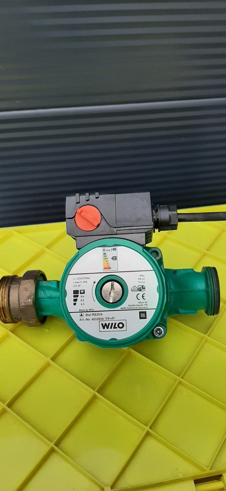 Wilo Star-RS 25/6 circulatiepomp.
S, Ophalen
